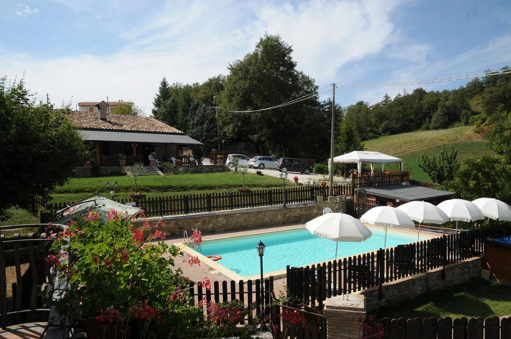 Agriturismo Ponte Di Riocchio 구비오 객실 사진