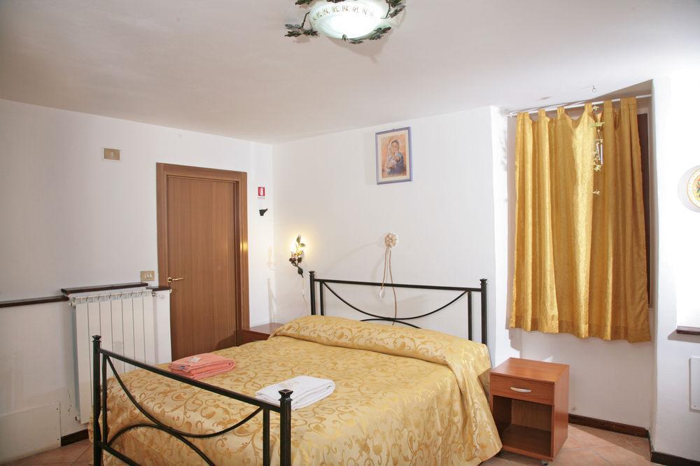 Agriturismo Ponte Di Riocchio 구비오 외부 사진