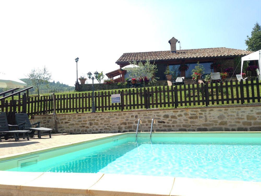 Agriturismo Ponte Di Riocchio 구비오 외부 사진