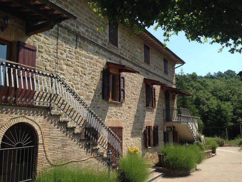 Agriturismo Ponte Di Riocchio 구비오 외부 사진