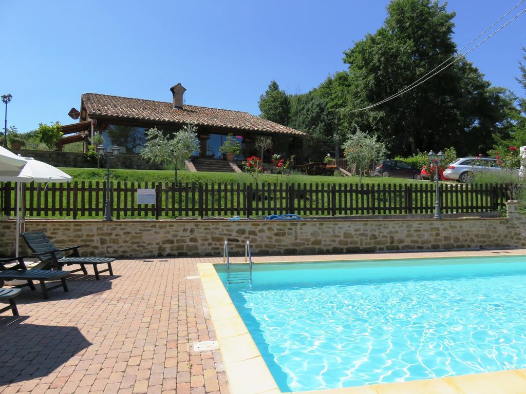 Agriturismo Ponte Di Riocchio 구비오 외부 사진