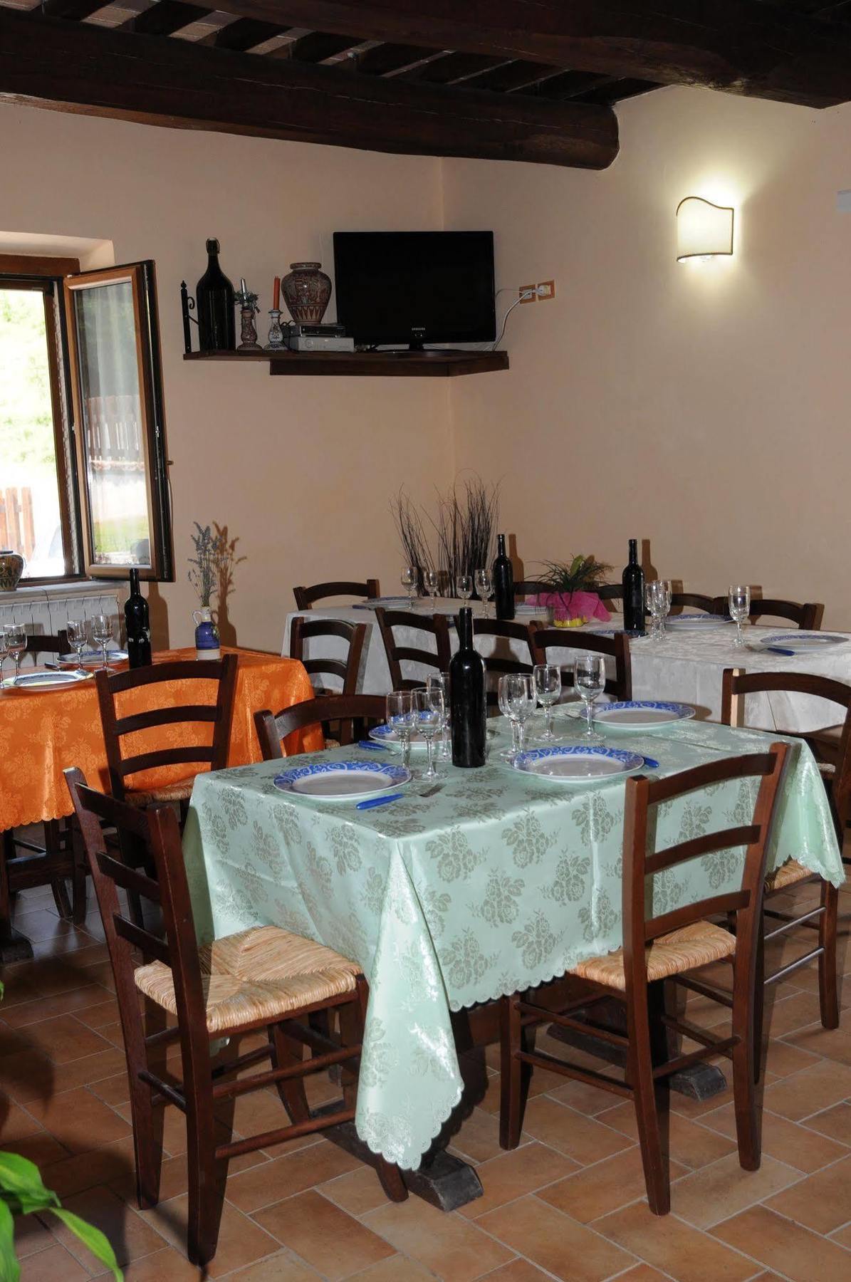 Agriturismo Ponte Di Riocchio 구비오 외부 사진