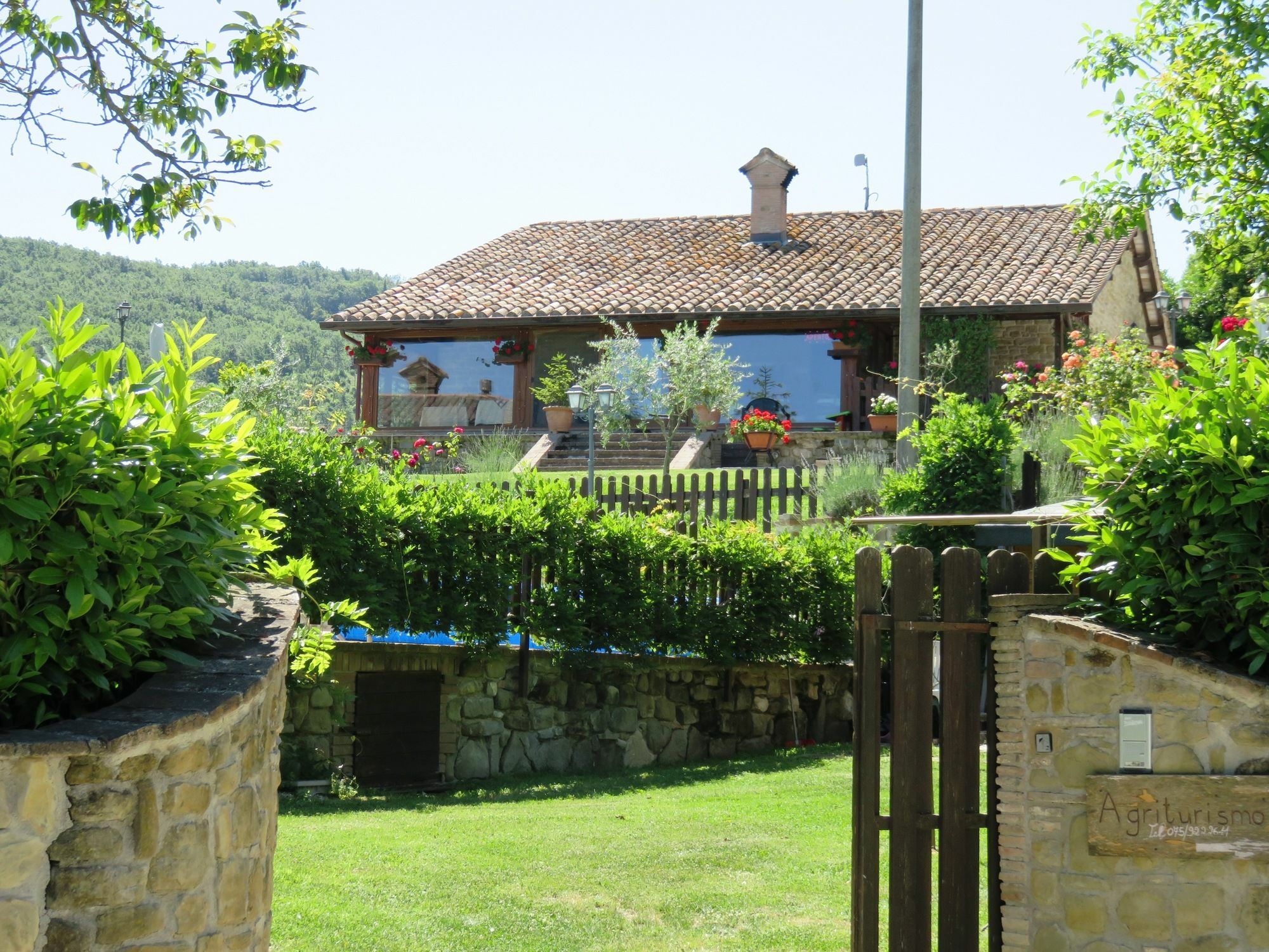 Agriturismo Ponte Di Riocchio 구비오 외부 사진